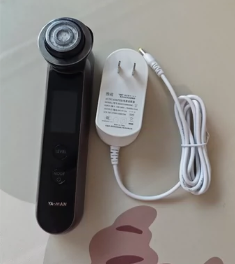 雅萌10T美容仪。 闲置很久。 所有功能都...
