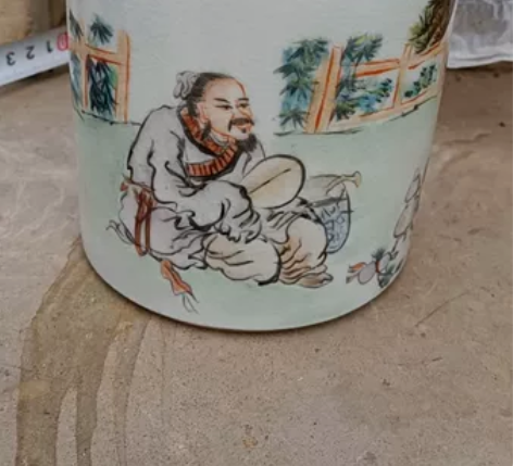 手绘笔筒 感兴趣的话点“我想要”和我私聊吧...