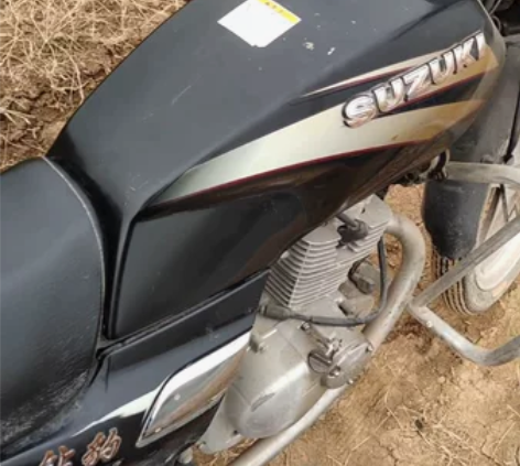 铃木钻豹125，方向柱漏油，其他一切都好，...