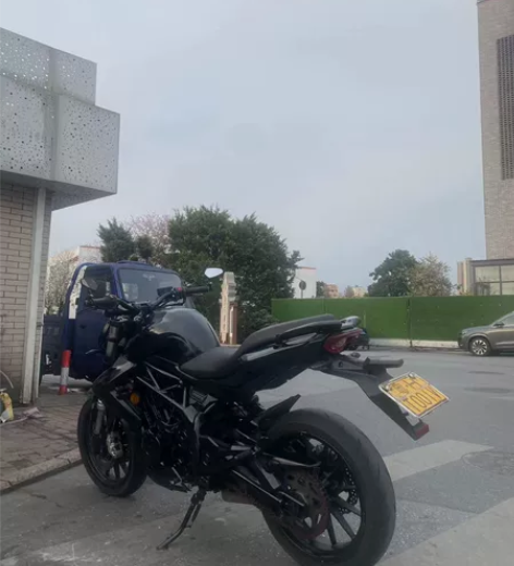 急出倍耐力黄龙300,行驶3万多公里,换了...