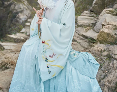 60元，全套杞瑾原创【青龙志】齐腰交领襦裙...