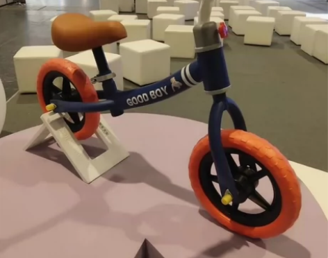 母婴店倒闭，处理15个儿童平衡车溜溜车无脚...