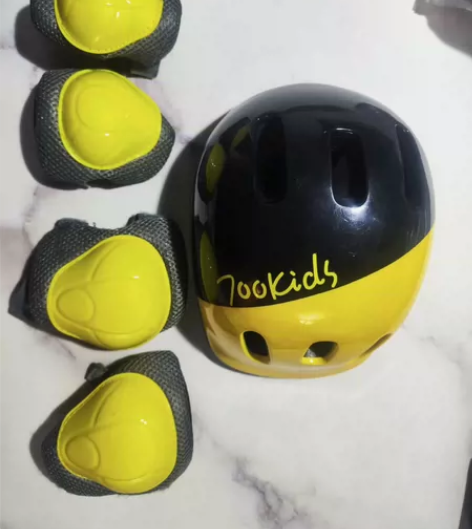 柒小佰/700kids 头盔护具头盔 3~...