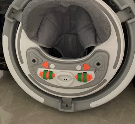 朋友送的婴儿学步车，打开没有用几次，几乎全...