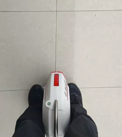 禧玛电动平衡车，99新，功能正常，充电正常...