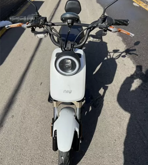 小牛智能电动车 运动款，速度更快，骑行更平...