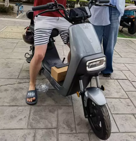 小牛电动车，新国标，锂电池的，准新车，才骑...