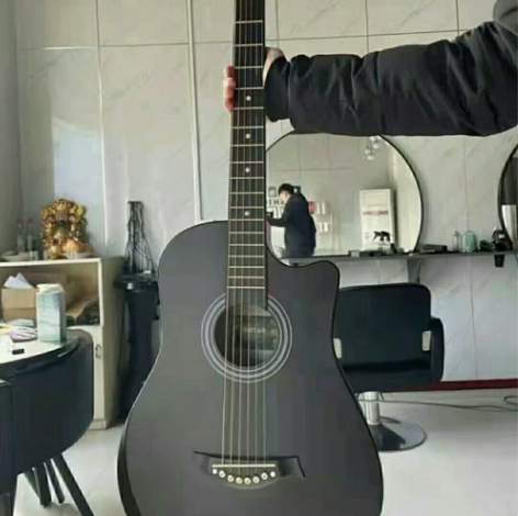 原价800多买的，。自己很喜欢吉他一时闹热...