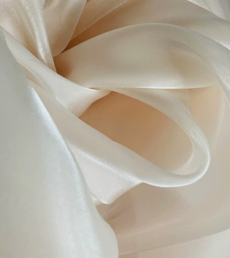 琉璃纱礼服婚纱裙装设计面料，白色、乳杏色合...