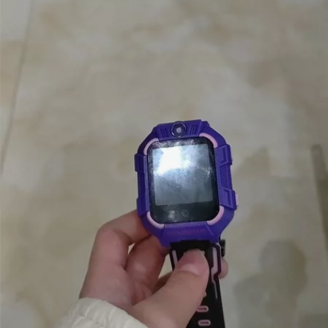 手表是古讴卡的，99新 送充电线送内存卡前...