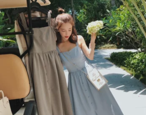 港味复古红色吊带连衣裙女 品牌型号: 雪梨...