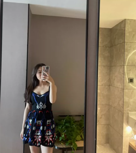 七八成新 网红旅拍度假呛口小辣椒同款刺绣重...