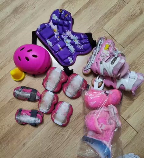 女童小码轮滑鞋 适合27-32 赠送两套护...