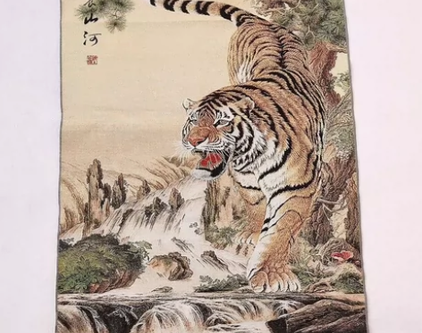 (忍痛转让)低价出，高价买的虎刺绣织锦画，...