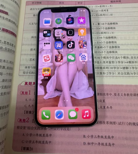 苹果12，绿色很好看，大内存128g，女生...