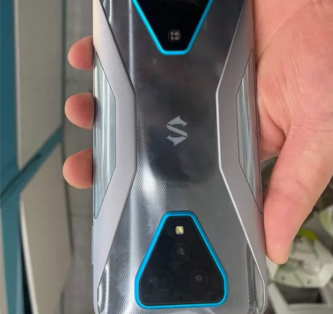 腾讯小米  黑鲨手机3   机甲银色  8...