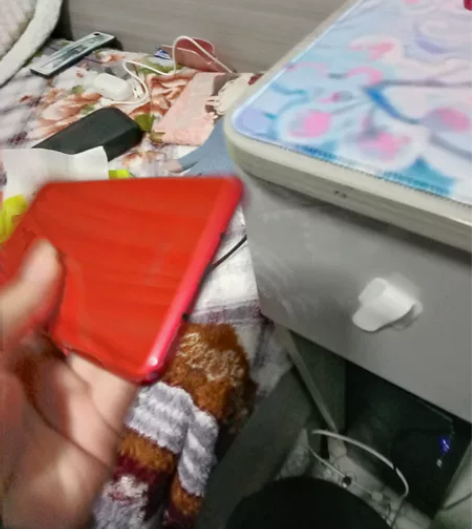 夏普r3，开机卡logo，屏幕有条红线，不...