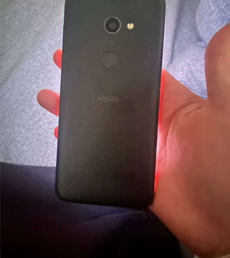 夏普801sh，128g骁龙845，瑕疵在...