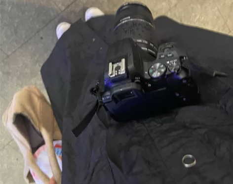 ?佳能EOS200D2代 外加一个长焦镜头...