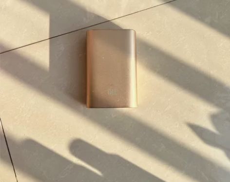 小米充电宝 很久之前买的了用过现在充电有点...