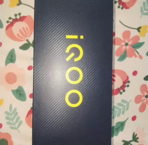 iQOO  u5x，手机包装盒，全新充电器...