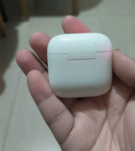 Redmi Buds 3耳机有明显使用痕迹...