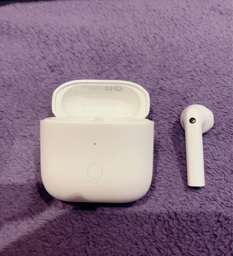 红米Busd3  21年买的。单耳续航四个...