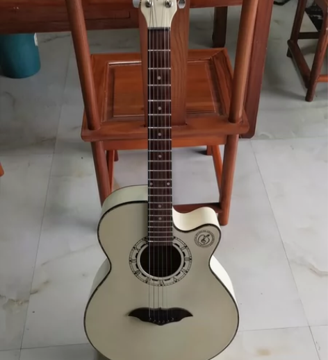 吉他，有需要的私聊发细节图，二手物品不退不...