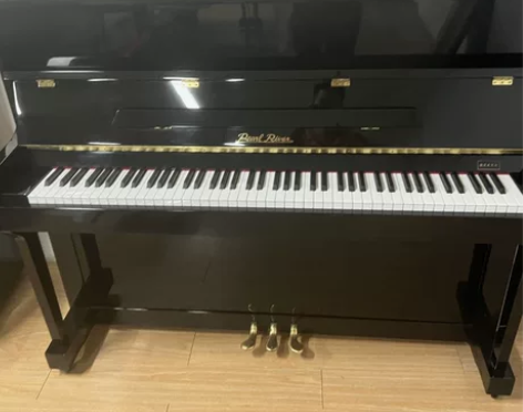 二手钢琴（珠江）。放家里自己练习用，没拿来...
