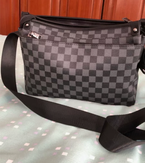 闲置男士背包，全新，当时买就是看中夹层袋多...