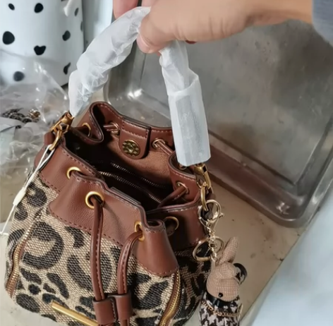 女士手提包 感兴趣的话点“我想要”和我私聊...