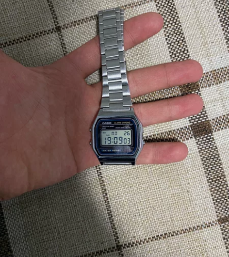 卡西欧小方块，A158WA—1，在家一直放...