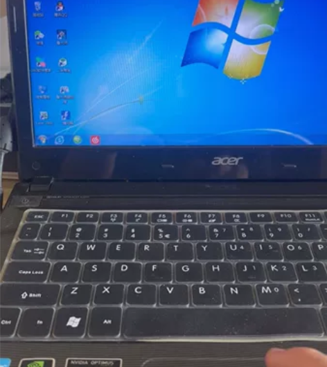 大学时期的电脑，还能开机，正常使用，不过很...