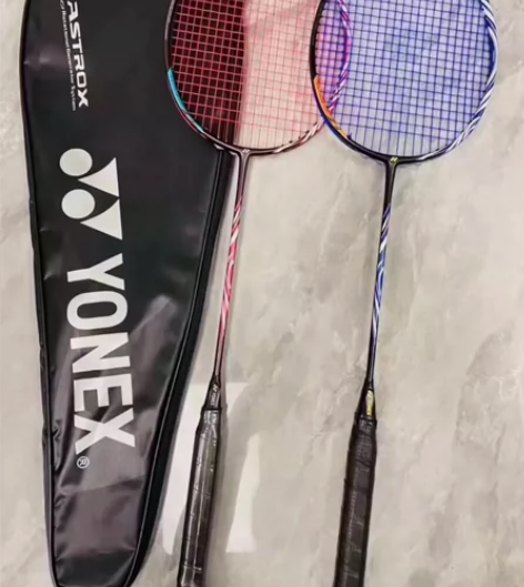 个人闲置 没发票 原价一千多尤尼克斯羽毛球...