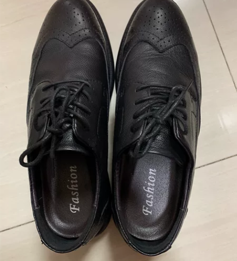 布洛克雕花皮鞋男春夏秋冬四季可穿 当初买来...