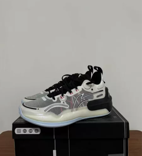 李宁驭帅16V2?实战篮球鞋，年度最佳实战...