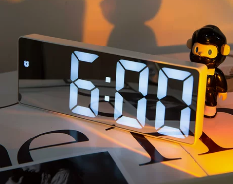 【99价】ins风电子时钟摆台式夜灯一体摆...