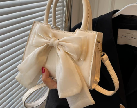 高级质感小包包女夏2022新款小众斜挎包爆...