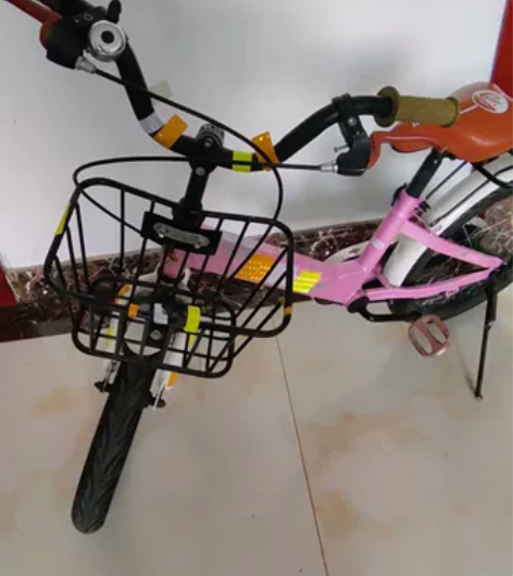 上海永久儿童自行车，孩子骑有点小了。处理一...