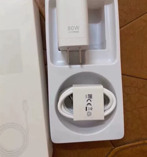 闲置无用，一套oppo80W原装超级快充充...