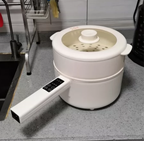 家庭主妇，锅碗瓢盆比较多，很多家电都用不过...