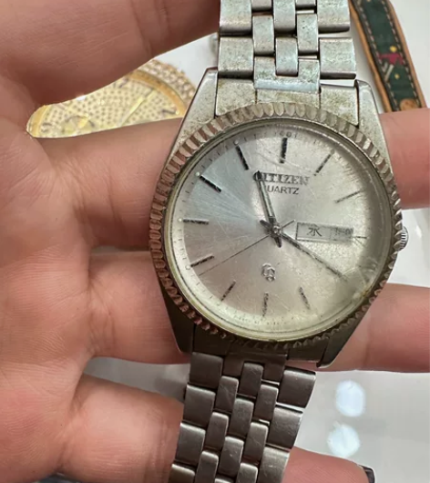 西铁城手表 坏了，两个一起