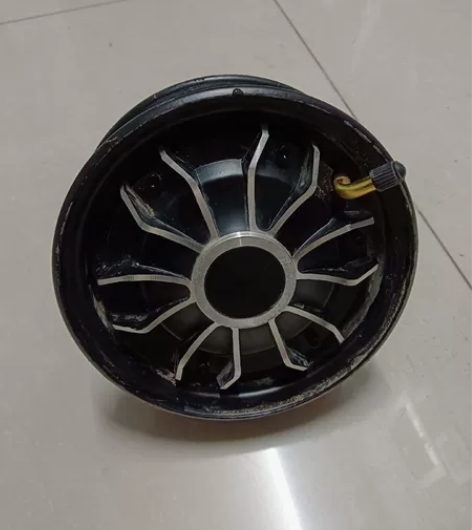 10寸电动车右侧单轮毂，注意是轮毂，不是电...