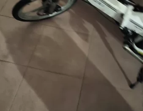 正步助力车，正步电池，换过新的控制器，没有...