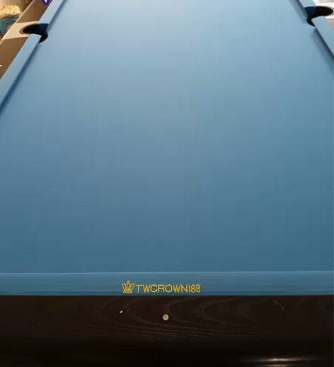 因搬家，急于转手台球桌一张，赠送球杆、台球...