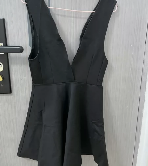 背带短裙 黑色 小码 感兴趣的话点“我想要...