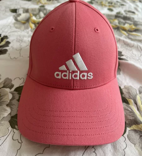 阿迪达斯 女款 帽子全新，喜欢的私聊！ 感兴趣的话点“我想要...