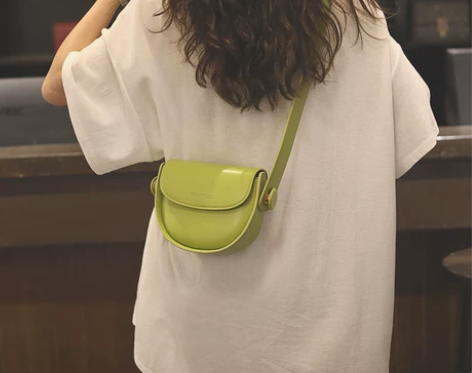 网红马鞍小包包女士2023新款秋冬高级感小...