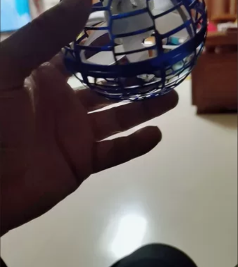 UFO智能回旋球黑科技飞行器魔术球指尖陀螺...