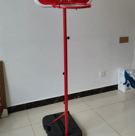 大孩小孩均可投球 感兴趣的话点“我想要”和...